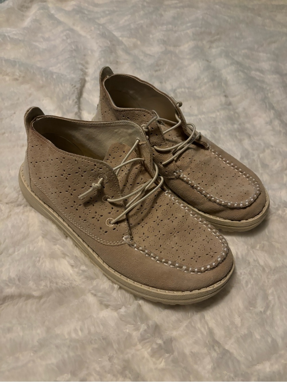 HEYDUDE Women's Wendy Mid Suede Boho shoes in tan color Size 8